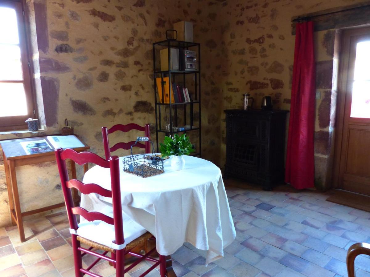 Bed and Breakfast L'Abrejou Le Donjon Esterno foto